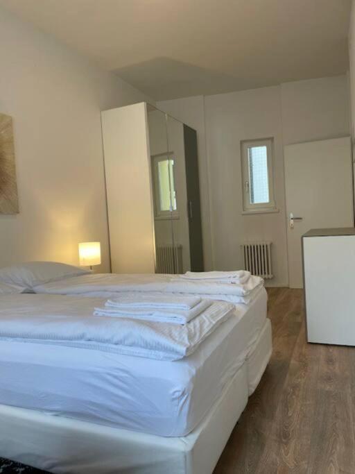 Elegant 2Br Apartment - Canal3 Цюрих Экстерьер фото